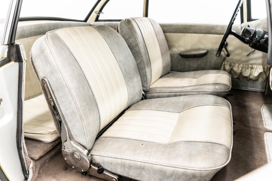 Интерьер Auto Union 1000 SP Coupe 1960 года  (фото 42 из 84)